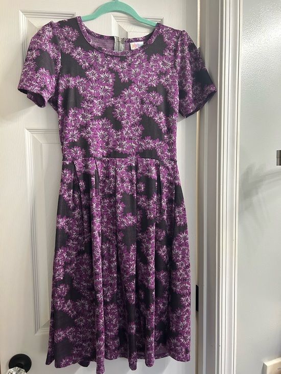 LuLaRoe Dresses & Skirts - Lularoe Amelia Short Sleeve Dress w/ Pockets Purple Floral Jacquard